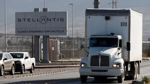 Stellantis suspende producción en México y Canadá tras impuestos de Donald Turmp