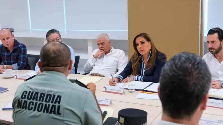 Instalan mesa de trabajo para mejorar la seguridad en el aeropuerto de Cancún
