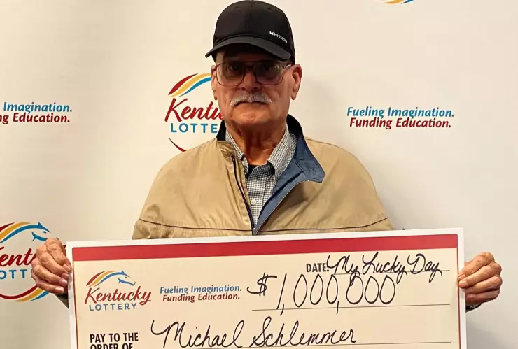 sin-combustible-y-dinero-hombre-compra-gasolina-y-boleto-de-lotería-gana-1-millón-Kentucky