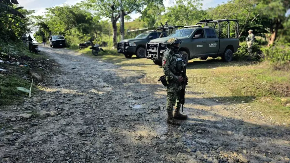 Elemento de seguridad muerto en Cazones