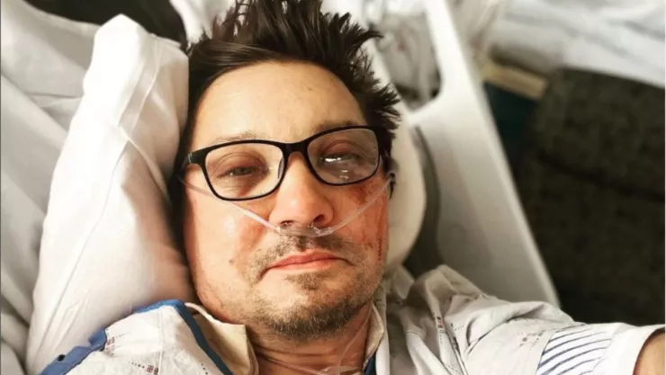Jeremy Renner reaparece tras accidente