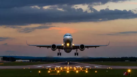¡Es a la playa en riesgo importante vuelo nacional! Estado del Aeropuerto Internacional del Bajío hoy 6 de febrero EN VIVO.jpg