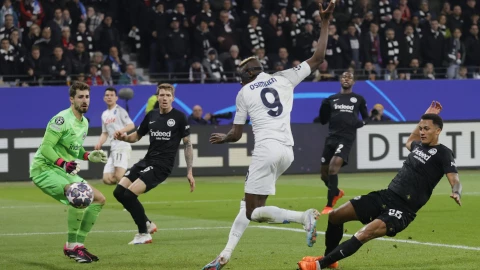 Chucky Lozano con el Napoli