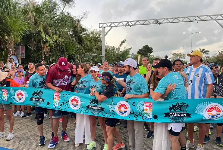 Familias participan en el Medio Maratón 2023