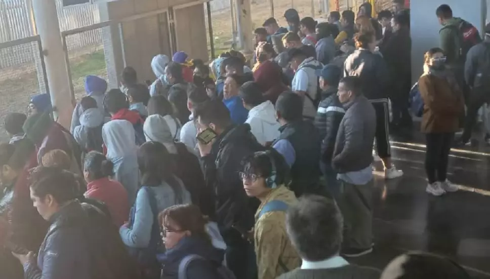 Persona se arroja a la Línea 12 del Metro CDMX hoy 25 de febrero