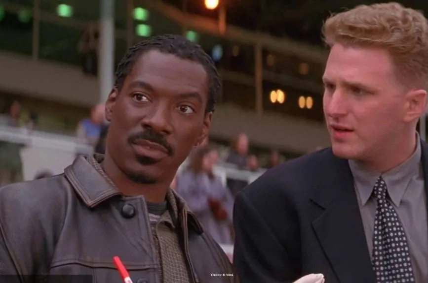 Te contamos por qué a Eddie Murphy lo atraparon con una chica trans y qué hacía con ella. (Escenas de la película ‘El negociador’ por Azteca 7)