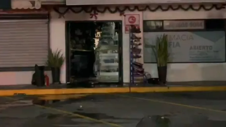 Incendio farmacia en colonia Hipódromo en Tijuana lunes 30 de diciembre de 2024 (VIDEO)