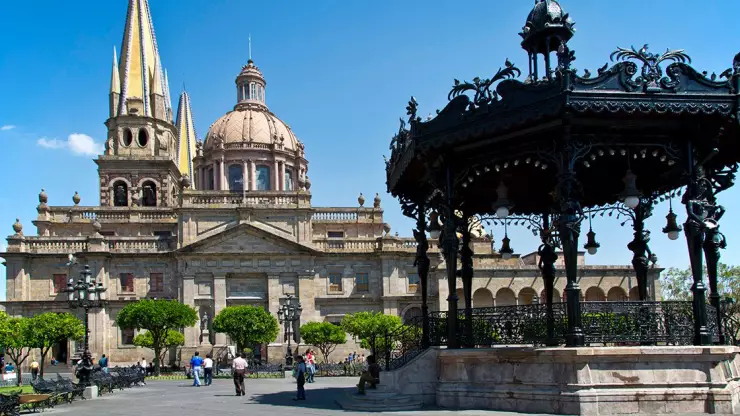 lugares turísticos que debes descubrir en la ciudad de guadalajara
