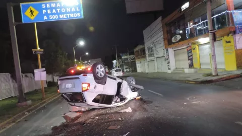 Accidente en Aguascalientes Choque en fraccionamiento del Valle deja una mujer grave hoy 1 de diciembre