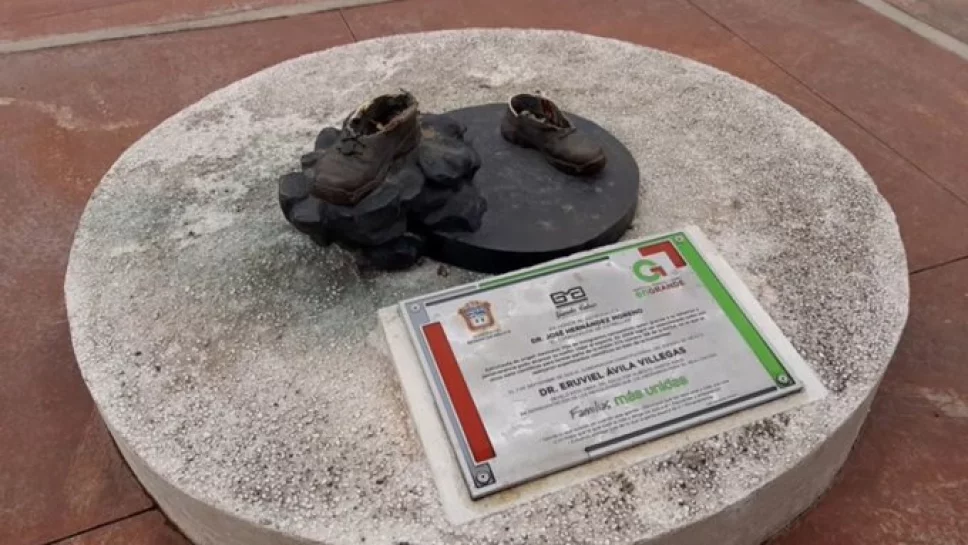 La estatua en honor al astronauta mexicano, José Hernández Moreno, estaba instalada en la Plaza Estado de México “Grandes Valores”, en el municipio de Zinacantepec.