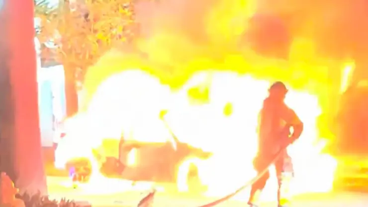 asesinado a su esposa al incendiar el auto