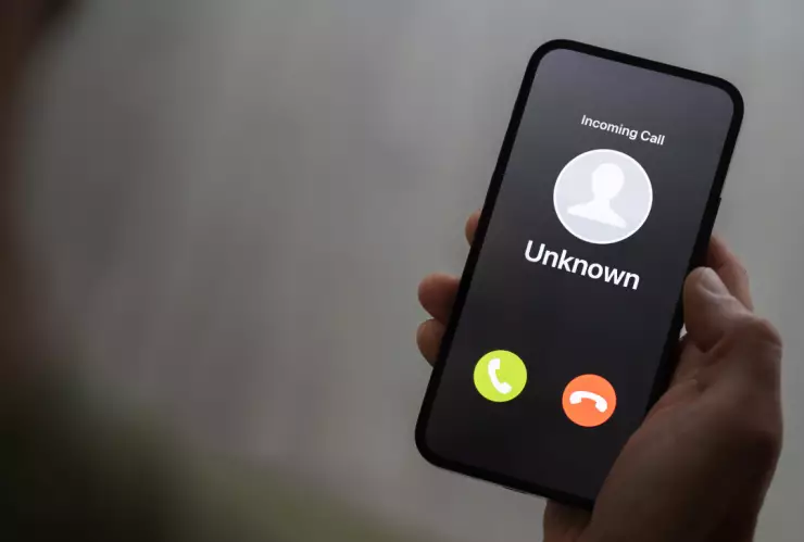 Qué hacer al recibir una llamada del prefijo 212 de WhatsApp y de dónde es