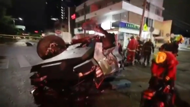 guadalajara-camioneta-cybertruck-de-tesla-destruida-choque-cruce