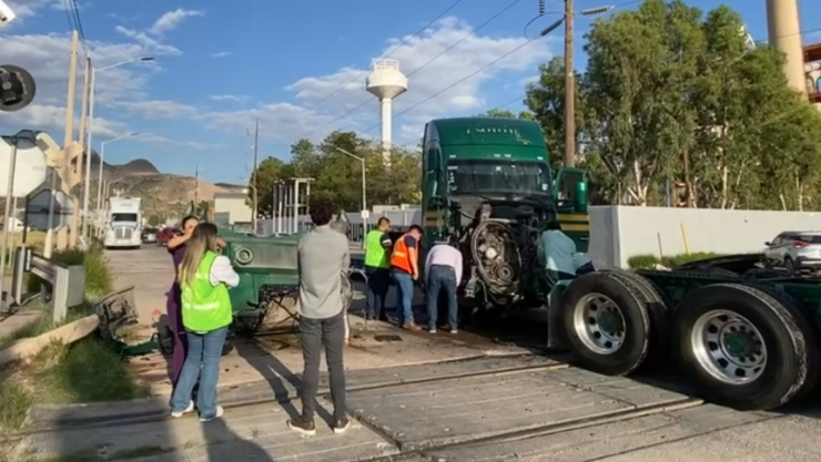accidente tráiler Chihuahua.jpg