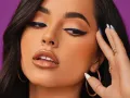 Becky G con uñas largas..jpg