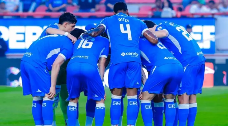 xi-lujo-cruz-azul-llegada-alan-mozo.jpg