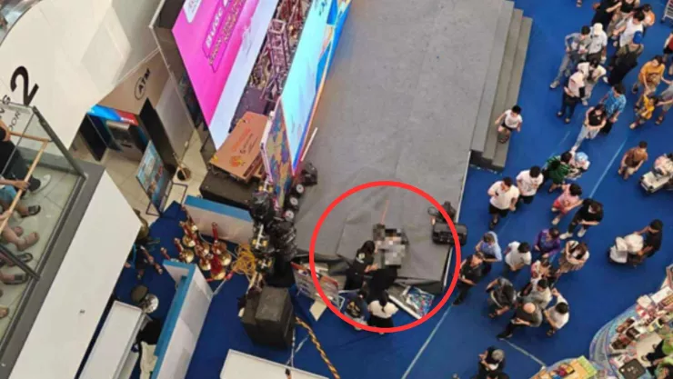 VIDEO | Hombre cae desde el cuarto piso de centro comercial en Hanoi, Vietman