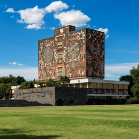 Fachada de Rectoría de CU de la Universidad Nacional Autónoma de México UNAM