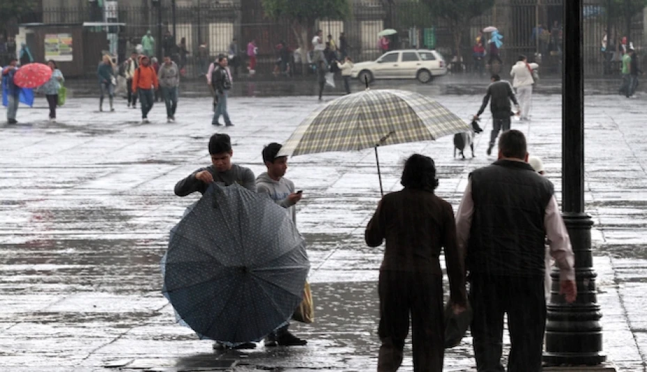 El Sistema de Aguas de la Ciudad de México reportó afectaciones viales en diferentes puntos del Distrito Federal, provocadas por la lluvia