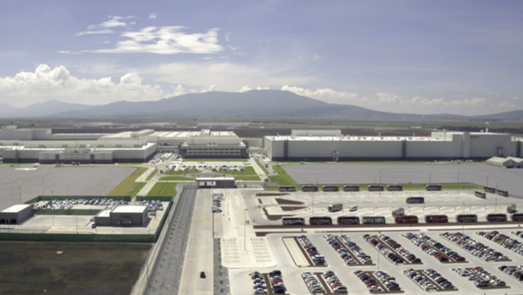 Se registra explosión en nave de planta armadora de San José Chiapa, Puebla