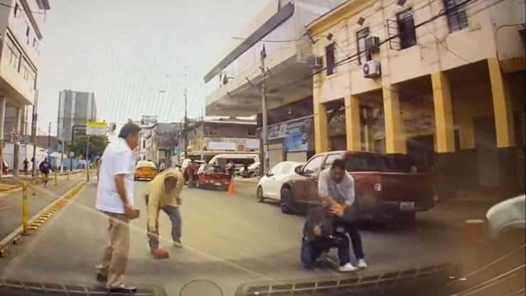 conductor ladron viejito ecuador