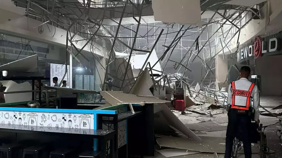 Daños en un centro comercial de Filipinas tras un sismo.