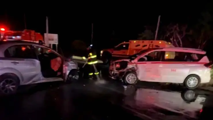¿Hay personas heridas tras choque en la carretera Tulum- Playa del Carmen?