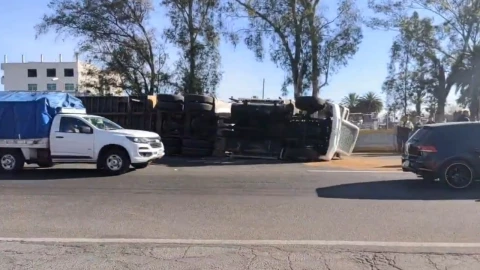 volcadura tráiler autopista méxico-puebla hoy