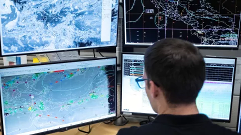 ¿Cuándo se intensificará la tormenta tropical en huracán?