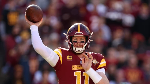 Carson Wentz, mariscal de campo de los Washington Commanders