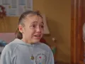 La insistencia de Alma sobre su orígen es tan fuerte que sólo un pequeño descuido la podría llevar a la respuesta que tanto anhela.