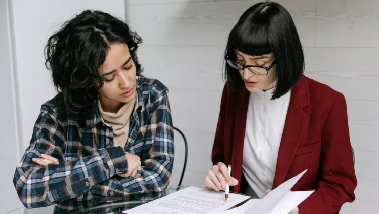 Lo que debes saber sobre un agente de seguros antes de adquirir una póliza