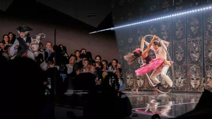 Develan placa a “TITIZÉ, A Venetian Dream” en el Teatro de la Ciudad de Cancún