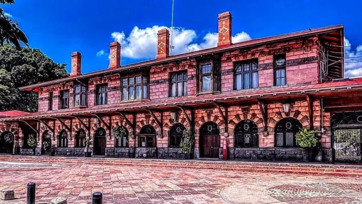 museo del ferrocarril de querétaro.jpg