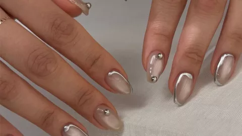 Diseños de uñas Chrome con efecto 3D