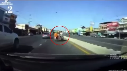 chocan a pasajeros y los lanzan por el aire