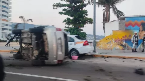 volcadura costera acapulco