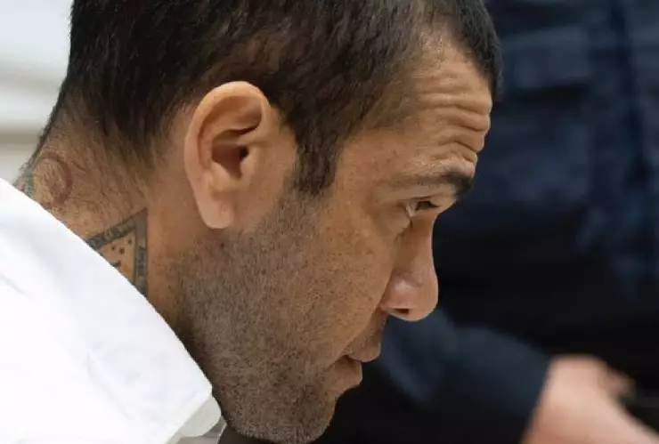 Dan libertad condicional a Dani Alves; deberá de pagar fianza de un millón de euros.jpg