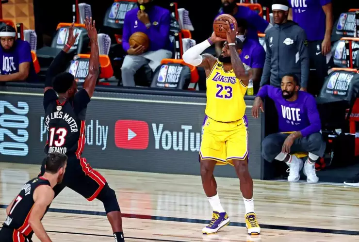 Lebron domina a Miami.jpg