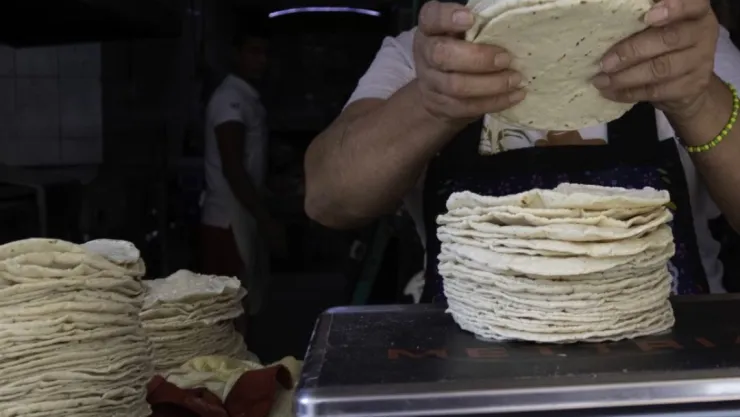 ¡Ni frijoles, ni maíz! Mexicanos prefieren comer carnes rojos y alimentos ultraprocesados