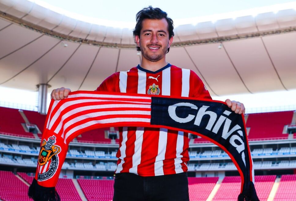 Alan Mozo refuerzo Chivas 2022 Apertura Liga MX.