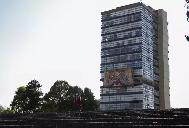 UNAM suspende clases 