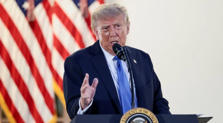 Donald Trump amaga con terminar la relación comercial con México