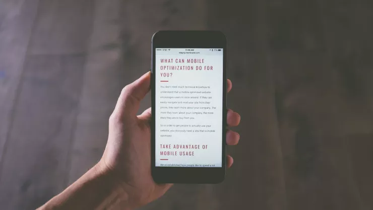 El peligro de ver el celular antes de dormir