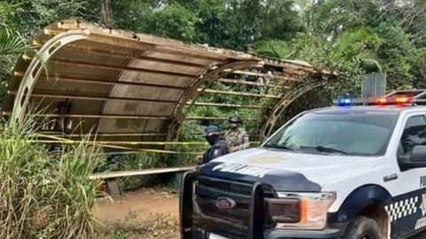 Hallan cuerpo de taxista ejecutado en paradero de autobús