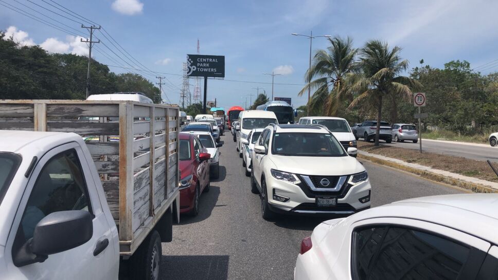 Reportan accidente en carretera Cancún-Playa del Carmen