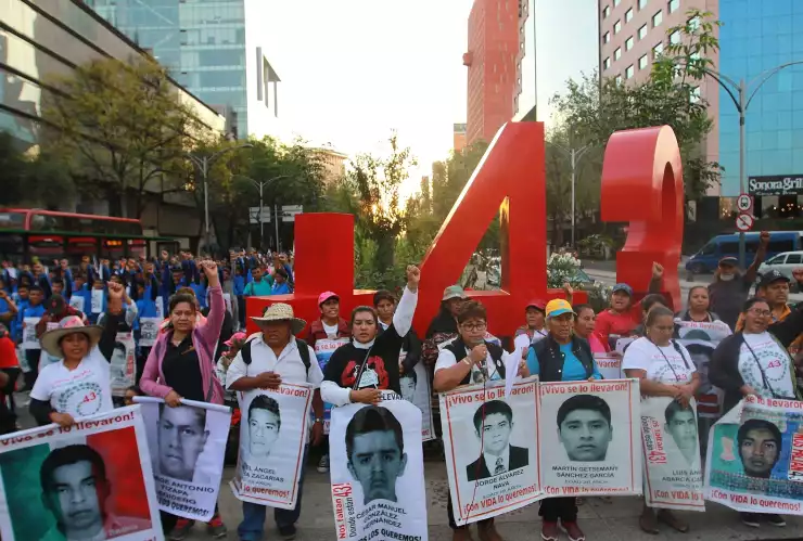 ayotzinapa_CONVERSACIONES_GOBIERNO
