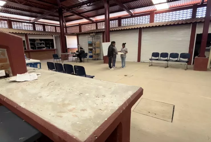 ¡En el Mercado Municipal! Así se atienden los habitantes de Metlatónoc en Guerrero