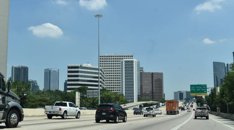 Autos en carretera de Houston, Texas