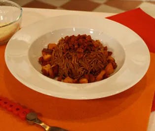 fideos secos con chorizo